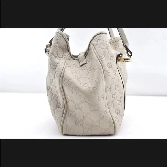 Authentic Gucci Shoulderbag - Picture 2 of 9